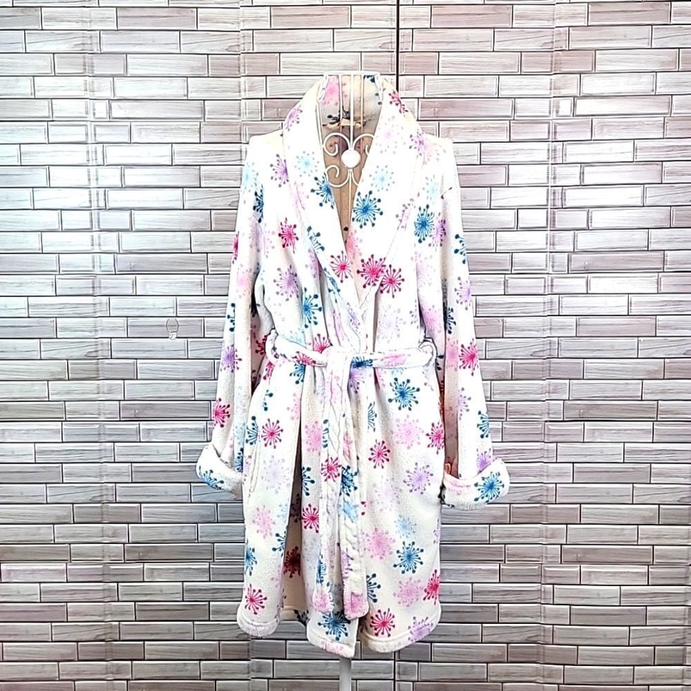 Covington plush robe with snowflake print  Womens Size M